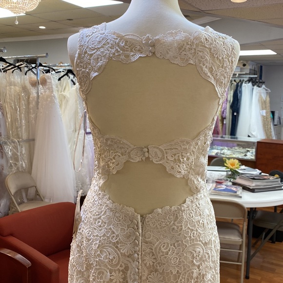 ⭐️SOLD⭐️ Maggie Sottero ivory over light gold wedding gown - Picture 11 of 14